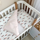 Set lenjerie de schimb pentru patut bebe 3 piese Mix Feather roz (4)